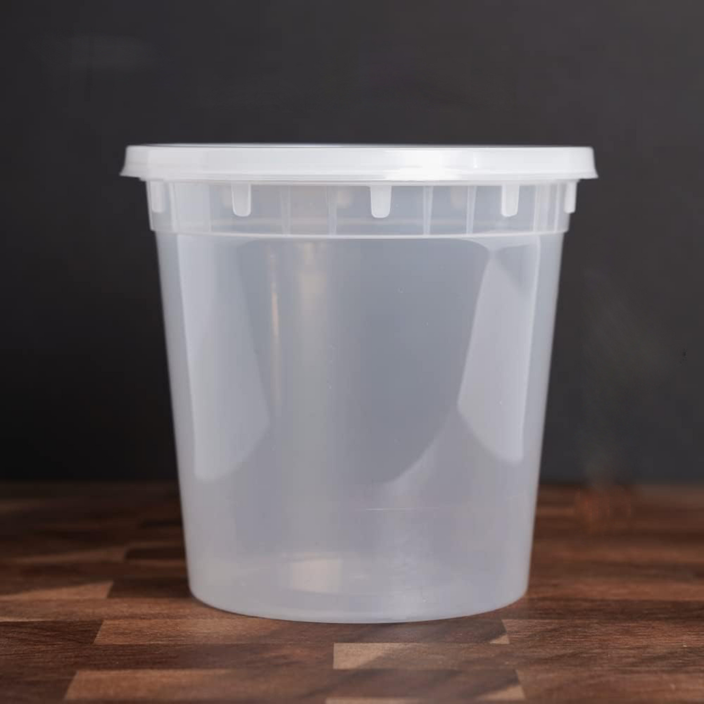 24 oz Heavy-Duty Microwavable Plastic Deli Containers with Lids – 240/Case