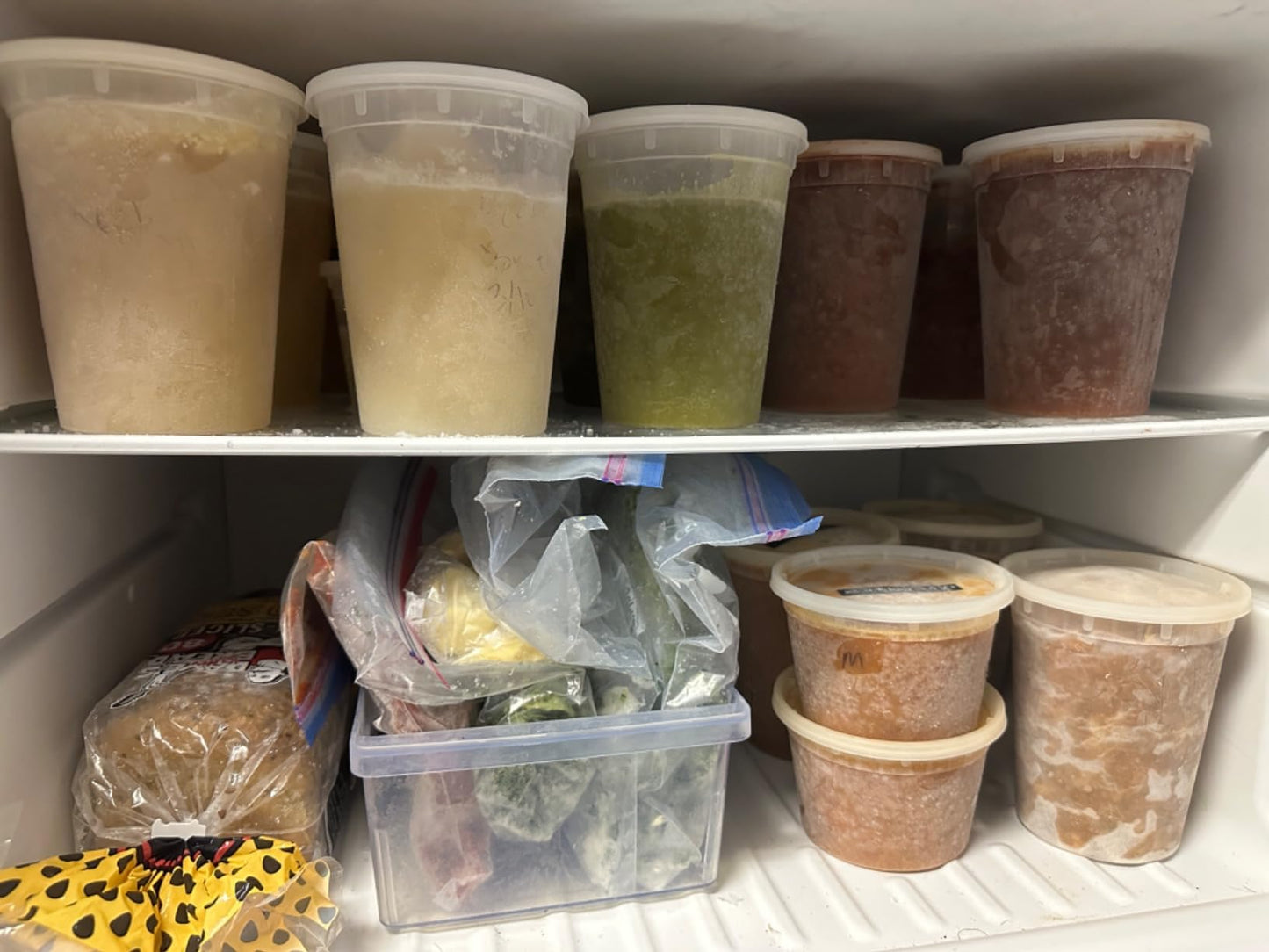 24 oz Heavy-Duty Microwavable Plastic Deli Containers with Lids – 240/Case